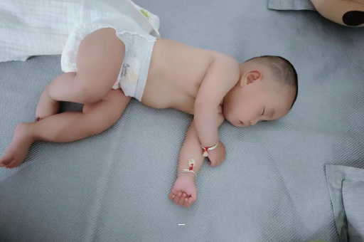 吐鲁番宝宝为什么不说话